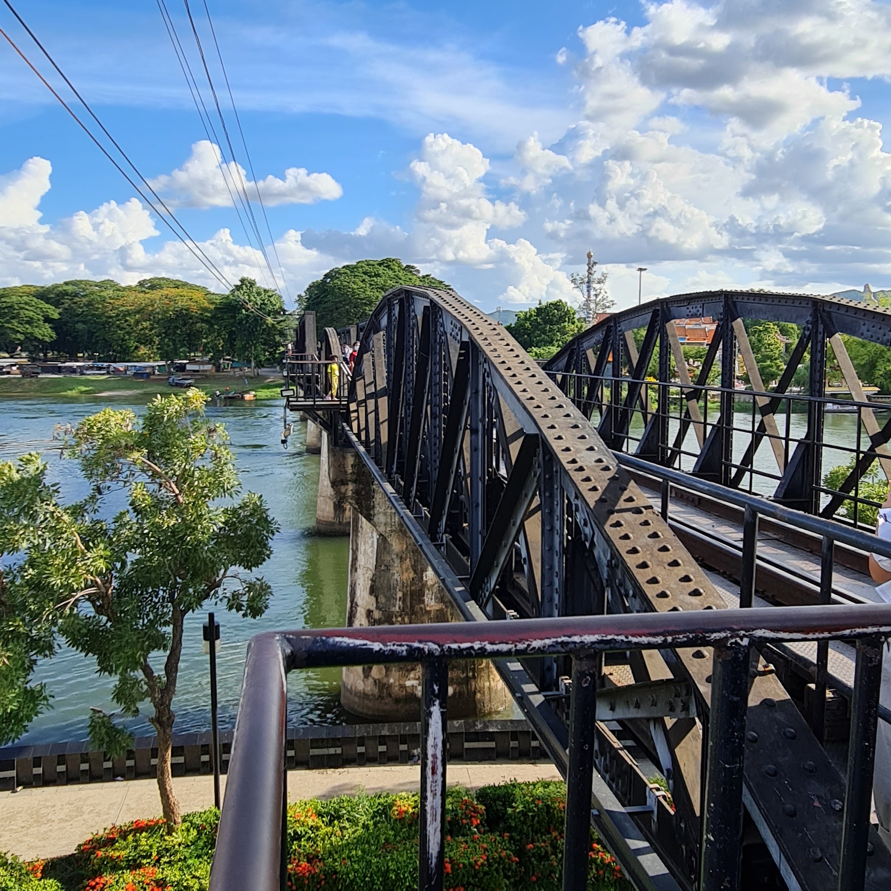 สะพานโค้งข้ามแม่น้ำแควใหญ่