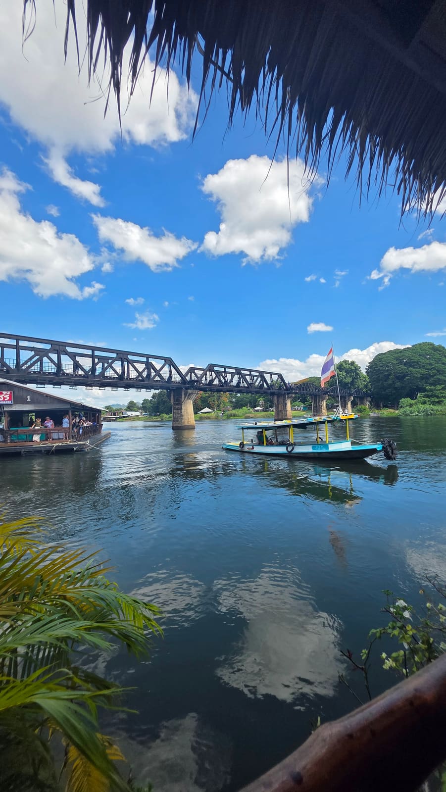 从桥上眺望的河景 — 桂河大桥 River Kwai Bridge，Kanchanaburi 北碧，Thailand