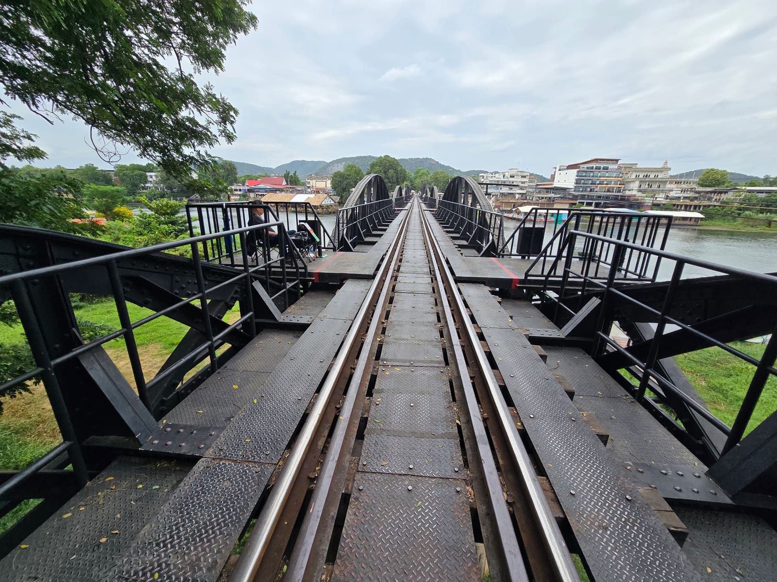 大桥节期间点亮的桥 — 桂河大桥 River Kwai Bridge，Kanchanaburi 北碧，Thailand